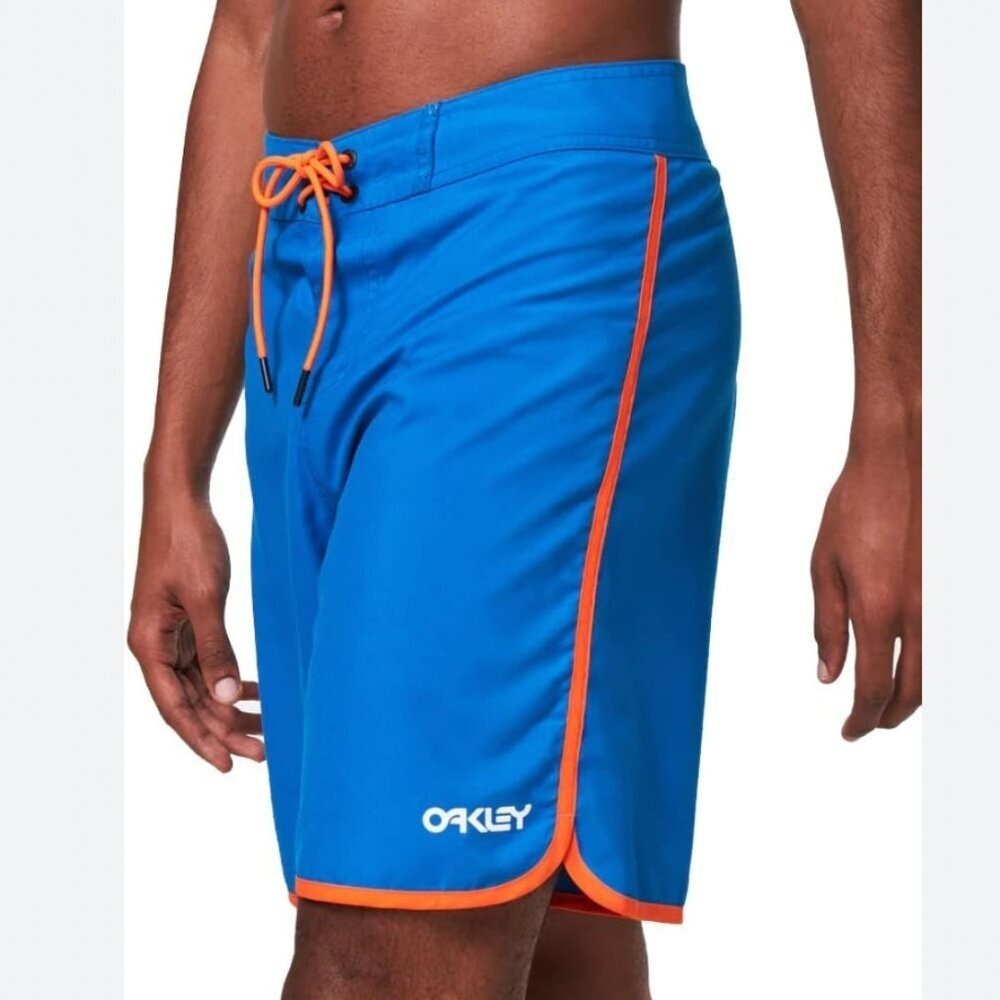 OAKLEY Men's 32 Standard Solid Crest 19 Boardshort Swim Trunks‎